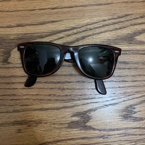 VINTAGE B&L RAY BAN WAYFARER SUNGLASSES
